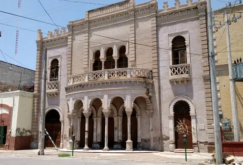 LA CASA MUDÉJAR  Cada cierto tiempo, desde finales de los años noventas, dife...