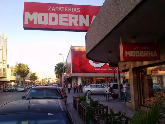 En esta esquina se ubicaba un famoso puesto de aguas frescas... o al menos es...