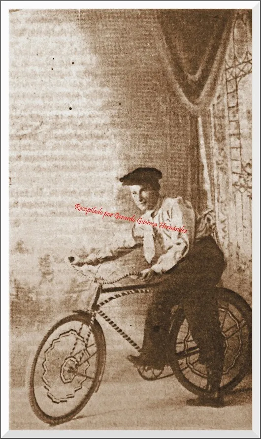 Fotos Curiosas CELEBRANDO LAS FIESTAS PATRIAS A DOS RUEDAS EN 1920  Pues ya l...