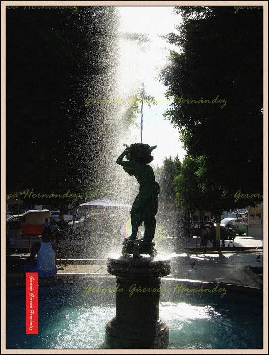 Plaza de Armas FUENTE DEL TRITÓN (O DE NEPTUNO) POR LA TARDE  Nuestra Plaza A...