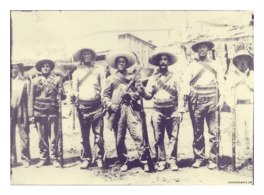 ¿Los ha visto?   Tengo años con esta imagen de revolucionarios y no se ni qui...