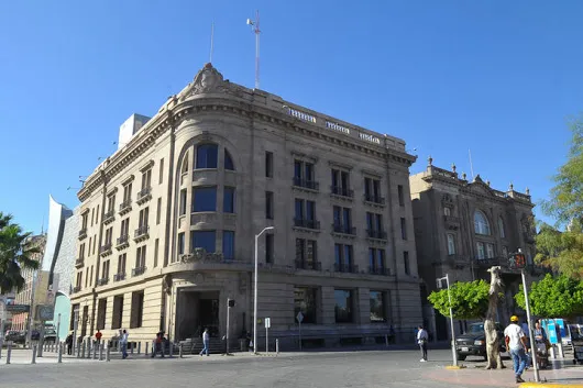 Aún se puede hacer algo por evitar que se siga deteriorando. ..  El Centro se...