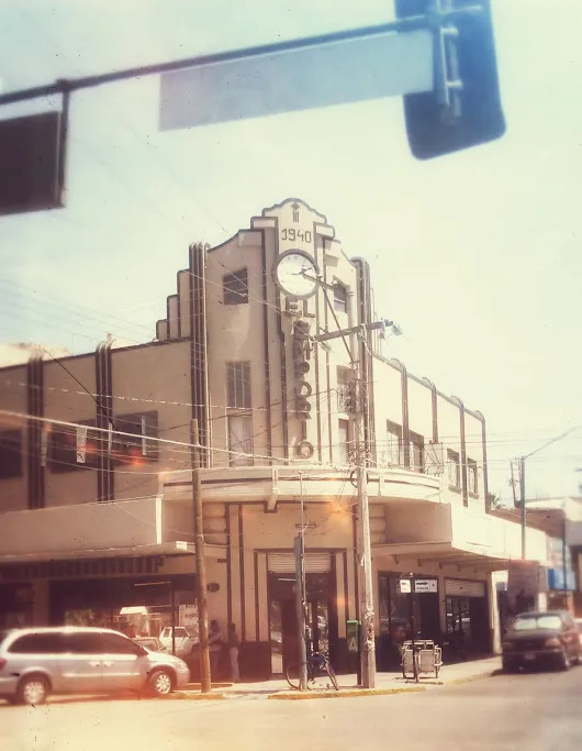 Edificio El Emporio en Gómez Palacio, nunca he visto funcionando ese reloj y ...