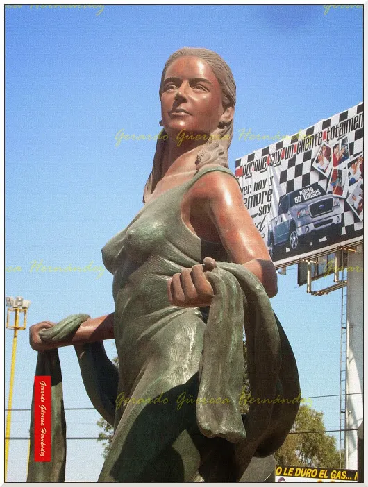 Gómez Palacio. Bulevar Miguel Alemán  MONUMENTO DEDICADO A LA MUJER (En su po...