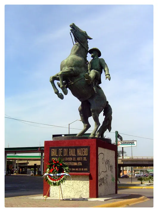 Un general muy inquieto  Quizás ustedes habrán visto la estatua ecuestre al G...