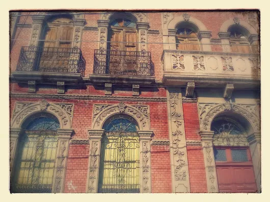 Trivia Este bonito edificio esta en el centro de Gómez Palacio... a ver si lo...