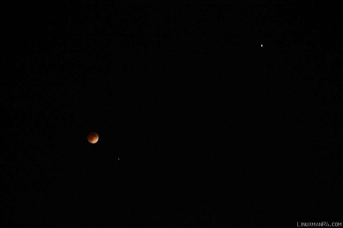 La luna eclipsada, Spica y Marte 15-abr-2014