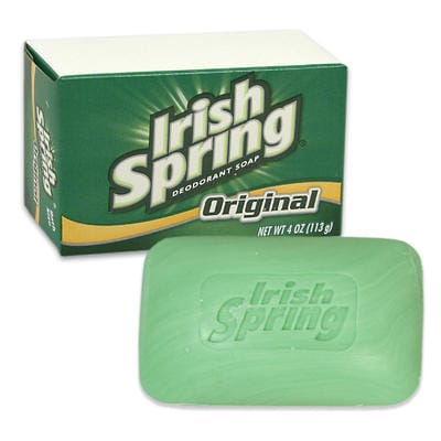 jabón irish spring. Uno de los mejores jabones para hombre de la lista.