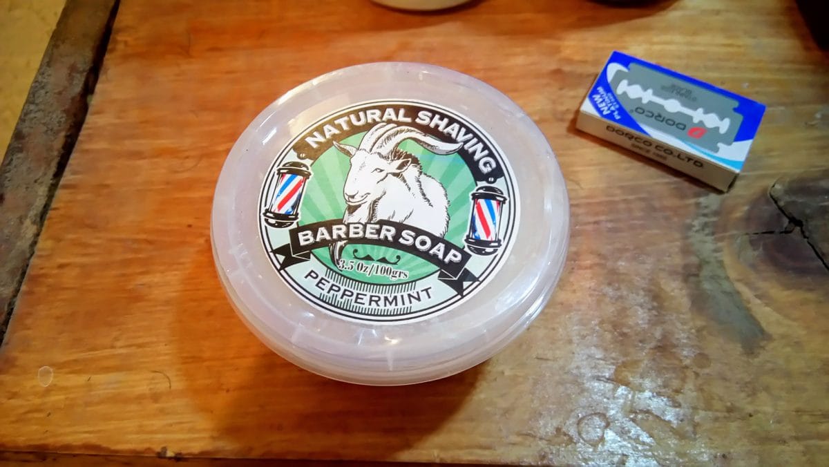 jabon para afeitar elaborado con leche de cabra - frente