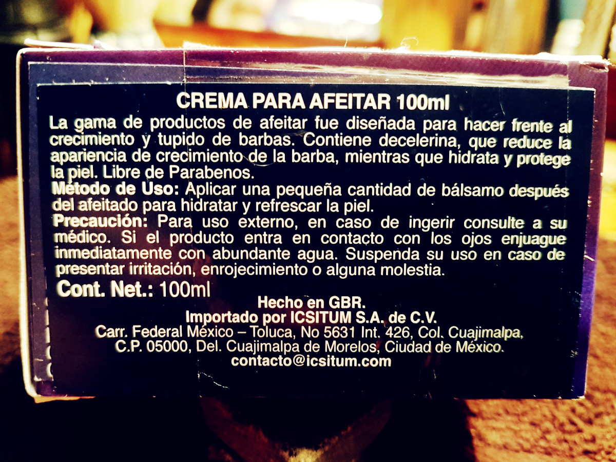 Etiqueta de la crema para afeitar 