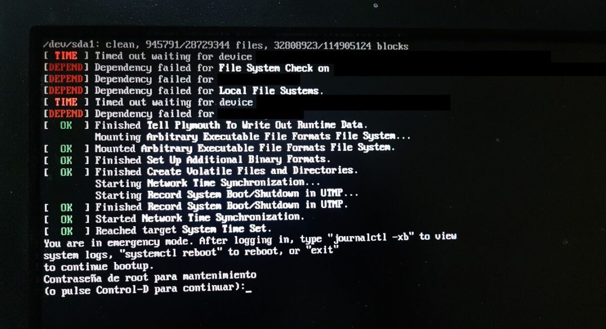 Al desactivar plymouth se muestran los mensajes que ocurren durante el arranque.